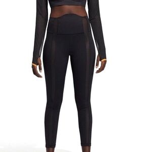 Sleek Black Women's High-Rise Leggings